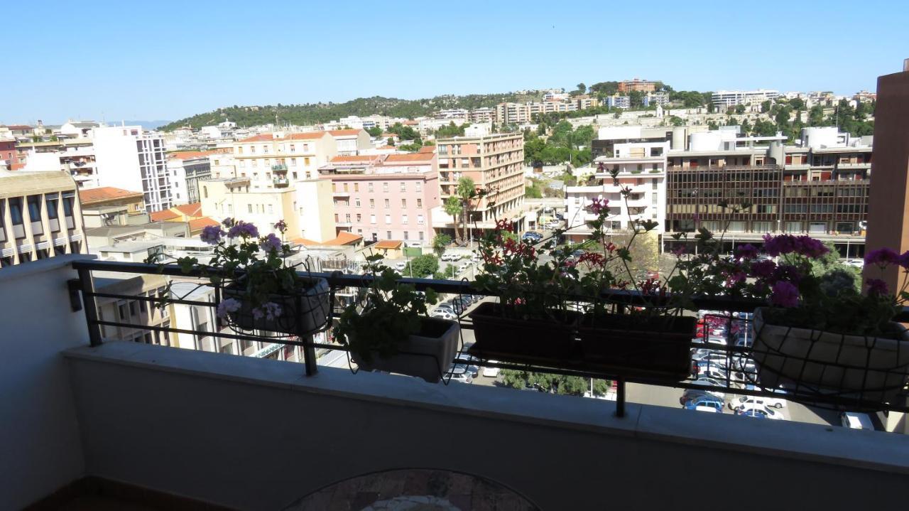 Luna Rossa Rooms Cagliari Eksteriør billede